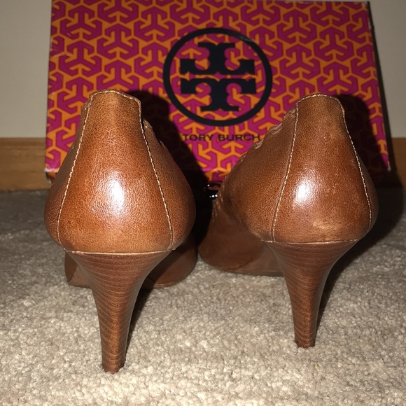 Read description-Tory Burch Romy Mid-Heel Almond & Black Heels Size 9.5 - Picture 6 of 10